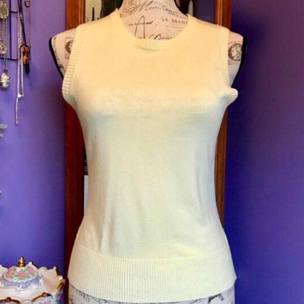 🌈🧸NWOT Yellow Tailor B. Moss Sleeveless Top🌈🧸
